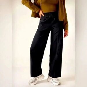 NWT Athleta Stride Pant - L